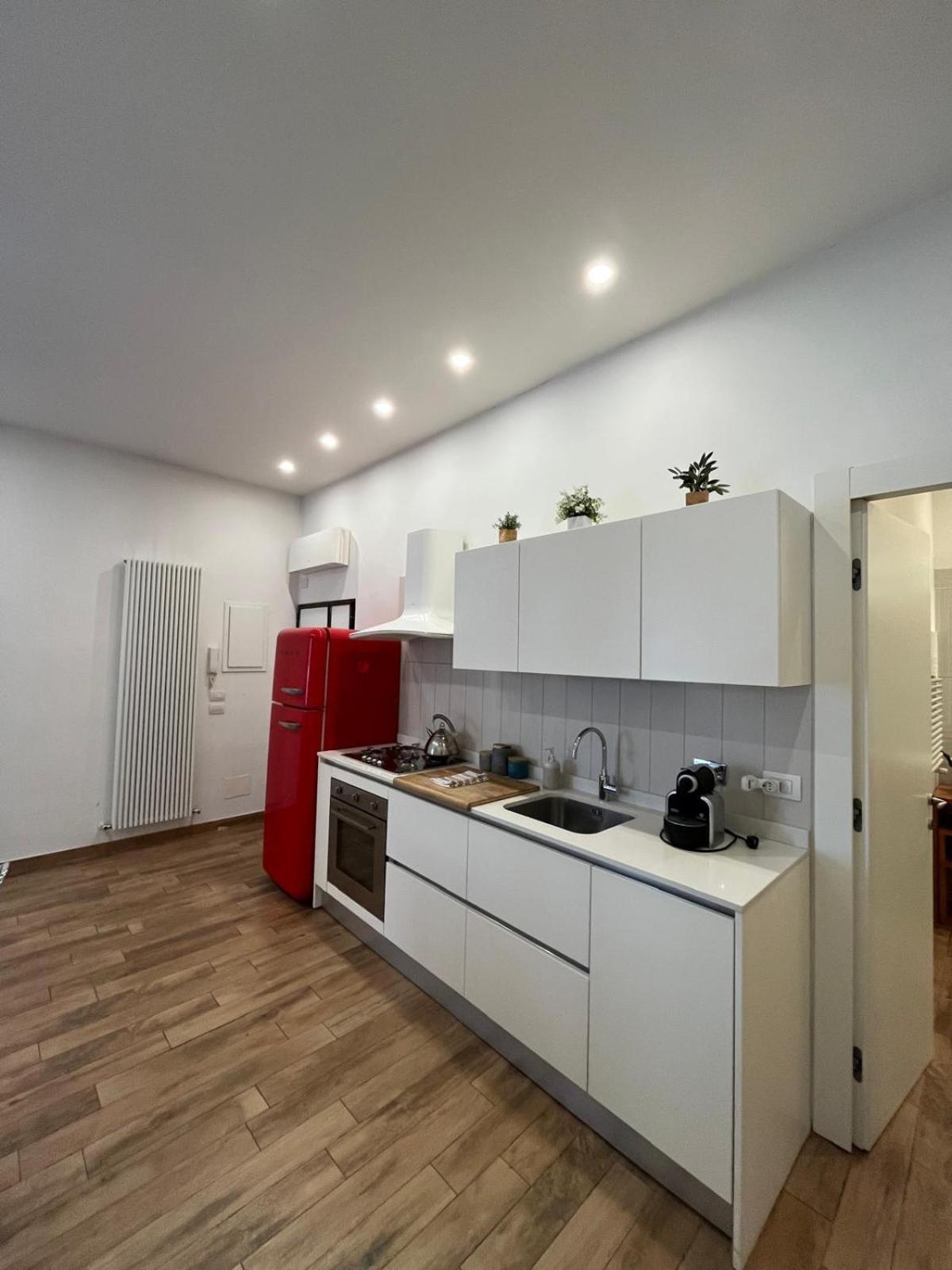 רומא La Dolce Vita - Luxury Colosseum Boutique Apartment מראה חיצוני תמונה